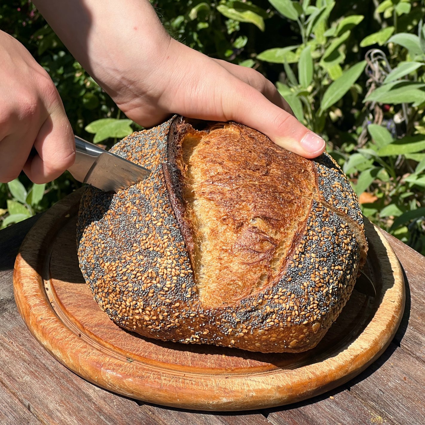 bartine-normal-sourdough-bread-white-cutting