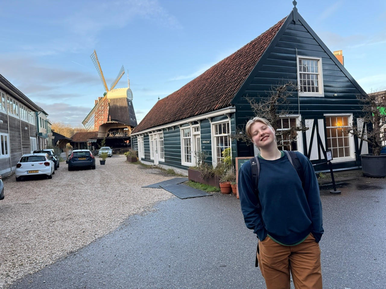 f897976e-89f3-411b-b248-bc431bb61294